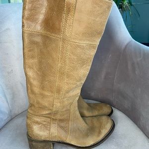 Lucky Brand tall pull in camel boots